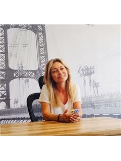 Ana Bustamante - RE/MAX Cordial