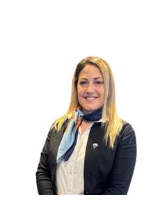 Estefanía Reyna - RE/MAX Activo