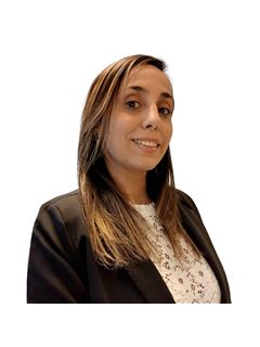 Nadia  Kawinski - RE/MAX Premium II