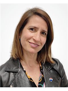 Analía Beratta - RE/MAX Life