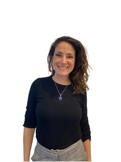 Carina Karp - RE/MAX Uno IV
