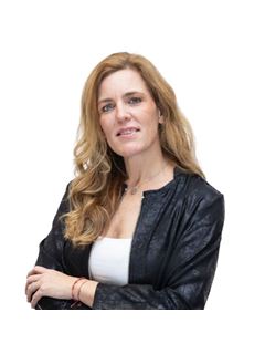 Cecilia Olivo - RE/MAX Premium IV