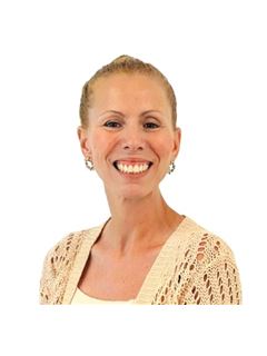 Veronica Elizabeth De Larena - RE/MAX Suma