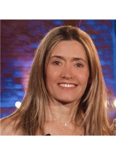 Cecilia Santander - RE/MAX Solutions