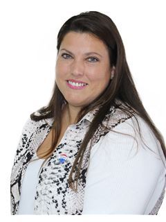 Lorena Porras - RE/MAX Actitud