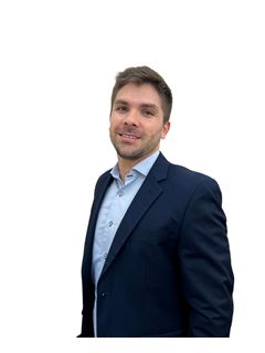 Agustín Sanders - RE/MAX Urbana