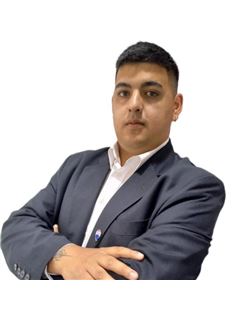 Marcos  Valles - RE/MAX Terruños