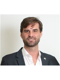 Emmanuel Nicolas Gonzalez - RE/MAX VIP