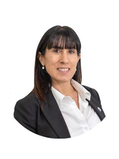 Laura Manes - RE/MAX Diagonal II
