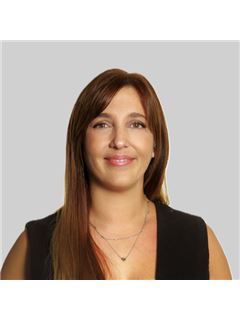 Verónica Villacierbos - RE/MAX Blue