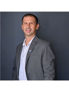 Adrian Espinosa - RE/MAX Potencia
