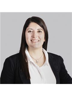 Vanesa Uthurralt - RE/MAX Titanium