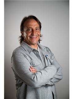 Mario Ramirez - RE/MAX Solutions