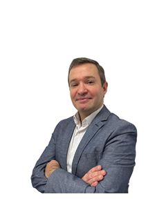 Carlos  Elsesser - RE/MAX Premium