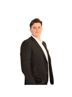 Axel Azcarate - RE/MAX Roble