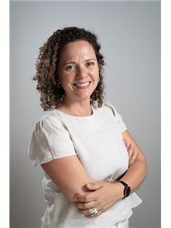 Maria Eugenia Messina - RE/MAX Solutions