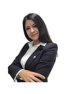 Debora Andrea Gomez - RE/MAX Terruños