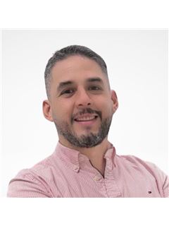 Javier Medina - RE/MAX Life