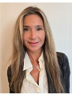 Valeria  Ivaldi - RE/MAX Raíces