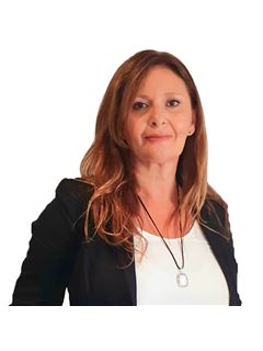 Andrea Schonbrunn - RE/MAX Tango