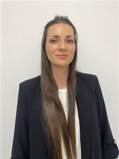 Karina  Iglesias  - RE/MAX Namai