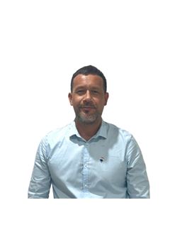 Daniel Ayala - RE/MAX Vanguard