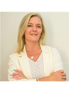 Lorena  Eggel - RE/MAX Click