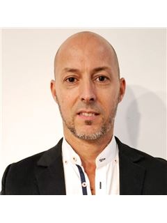 Maximiliano Pablo Zapata - RE/MAX Iron