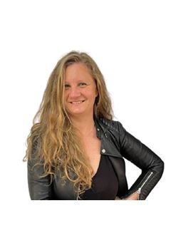 Samanta Alenik - RE/MAX Uno