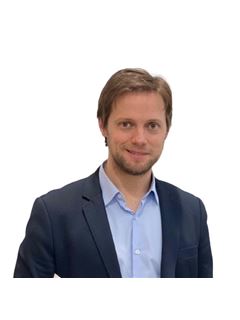 Nicolás  Moure - RE/MAX Urbana