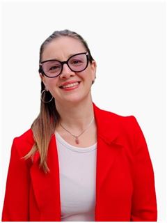 María Sol  Coronado - RE/MAX Urbana