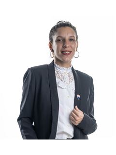 Carolina Fernandez  - RE/MAX Social