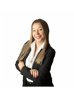 Lorena Fernandez - RE/MAX Terruños