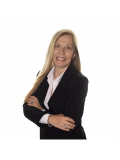 Marcela Vazquez - RE/MAX Terruños