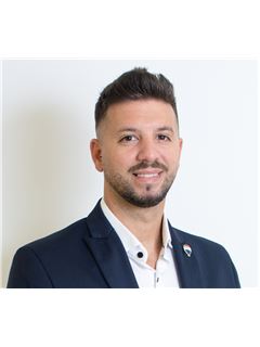 Pablo Macias - RE/MAX VIP