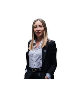 Alejandra Urtiaga - RE/MAX Roble