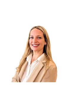Mariana Perrone - RE/MAX Power