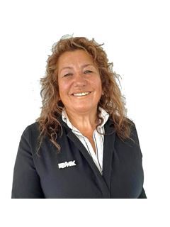 Laura Decicilia - RE/MAX Diagonal II