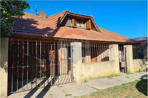 Mar Del Plata Costa Buenos Aires Real Estate Detached House For Sale Re Max Global