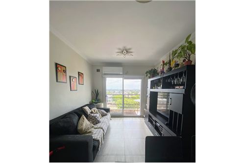 2000 Cornelio Saavedra  -  Villa Granaderos de San Martín, Gran Buenos Aires - Zona Norte
