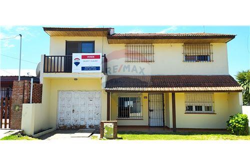 Mar Del Plata Costa Buenos Aires Real Estate Detached House For Sale Re Max Global