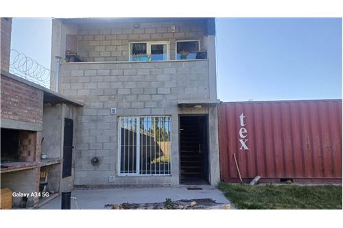 300 Los Jazmines  -  PLOTTIER, Neuquén