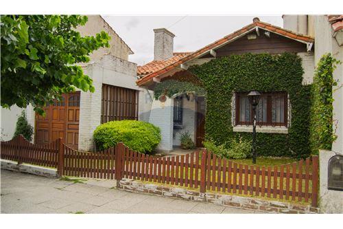 Mar Del Plata Costa Buenos Aires Real Estate Detached House For Sale Re Max Global