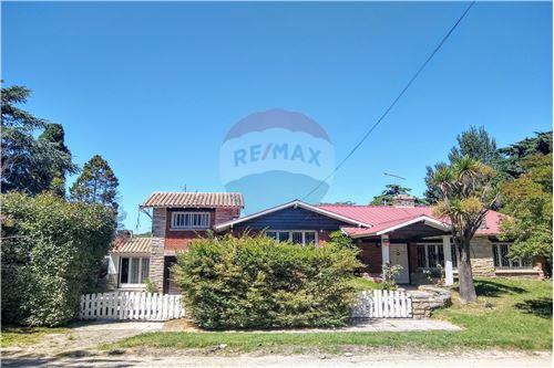 Mar Del Plata Costa Buenos Aires Real Estate Detached House For Sale Re Max Global