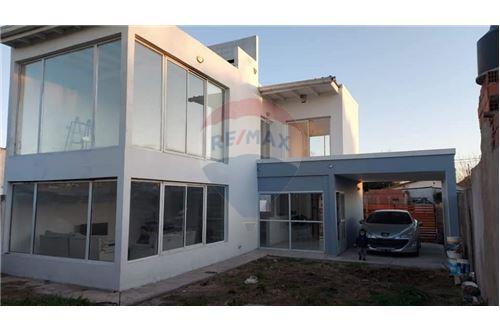 Mar Del Plata Costa Buenos Aires Real Estate Detached House For Sale Re Max Global