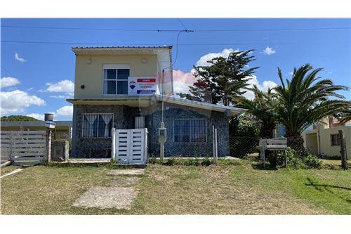 Mar Del Plata Costa Buenos Aires Real Estate Detached House For Sale Re Max Global