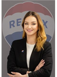 Office Administrator - 2 Natalia Kubicka Administrator - RE/MAX Speedway II