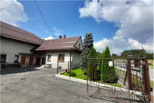 Wynajem-Dom w zabudowie szeregowej-Skawa  -  Skawa, Polska-800241017-135