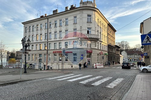 Sprzedaż-Piętro budynku-19 Sikorskiego  -  Bielsko-Biała, Polska-800061098-185