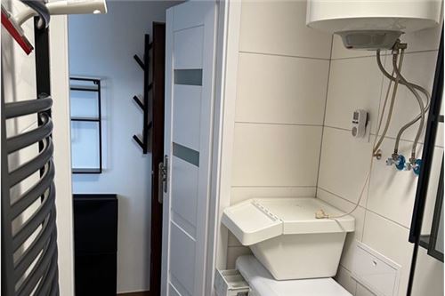 Dom wolnostojący - Sprzedaż - Kraków, Polska - 19 - 800271021-5